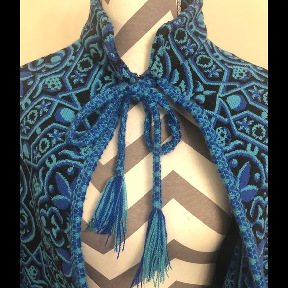 VINTAGE FOLK wool embroidered poncho cape OSFA - Picture 3 of 4